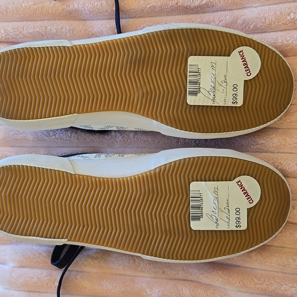 Michael Kors Boerum White/Navy Sz 6.5 M NWT - Picture 2 of 7